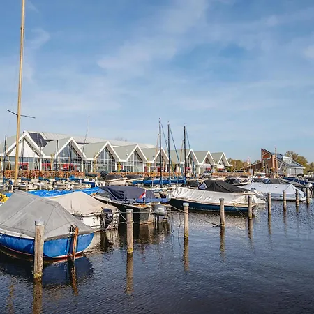 Near Amsterdam Apartment *
